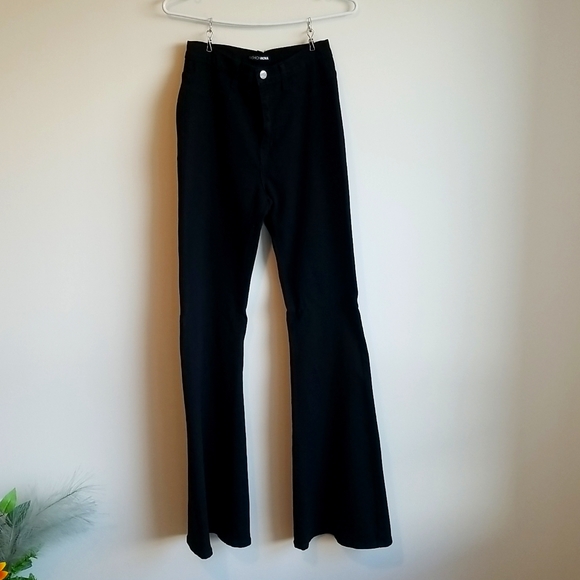 Fashion nova black flared pants. - Picture 1 of 3